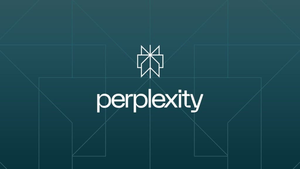 GEO · Perplexity 品牌视觉：深绿背景与 perplexity 字样